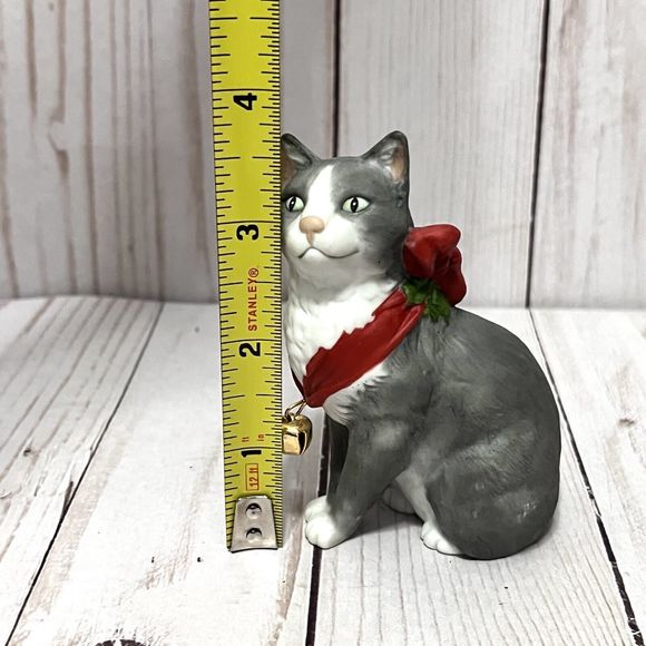 1989 Hallmark Noelle Cat Bell Fine Porcelain Figurine Ornament W/Original Box - Picture 7 of 7